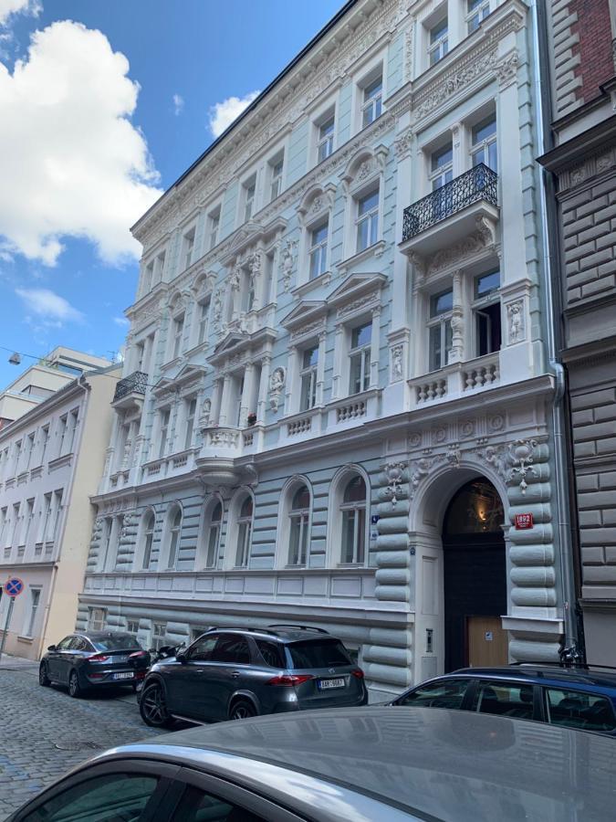 Charles Square Апартаменти Прага
